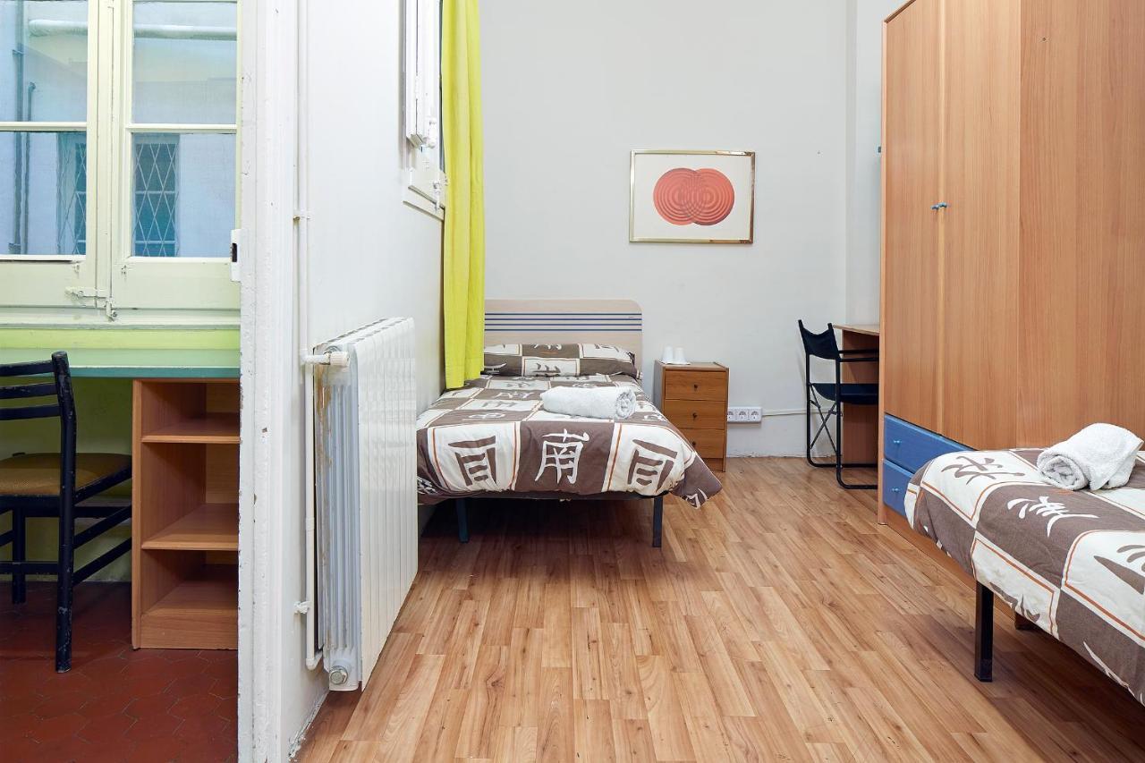 B&B Estudiantes Balmes - Barcelona — Photos 2